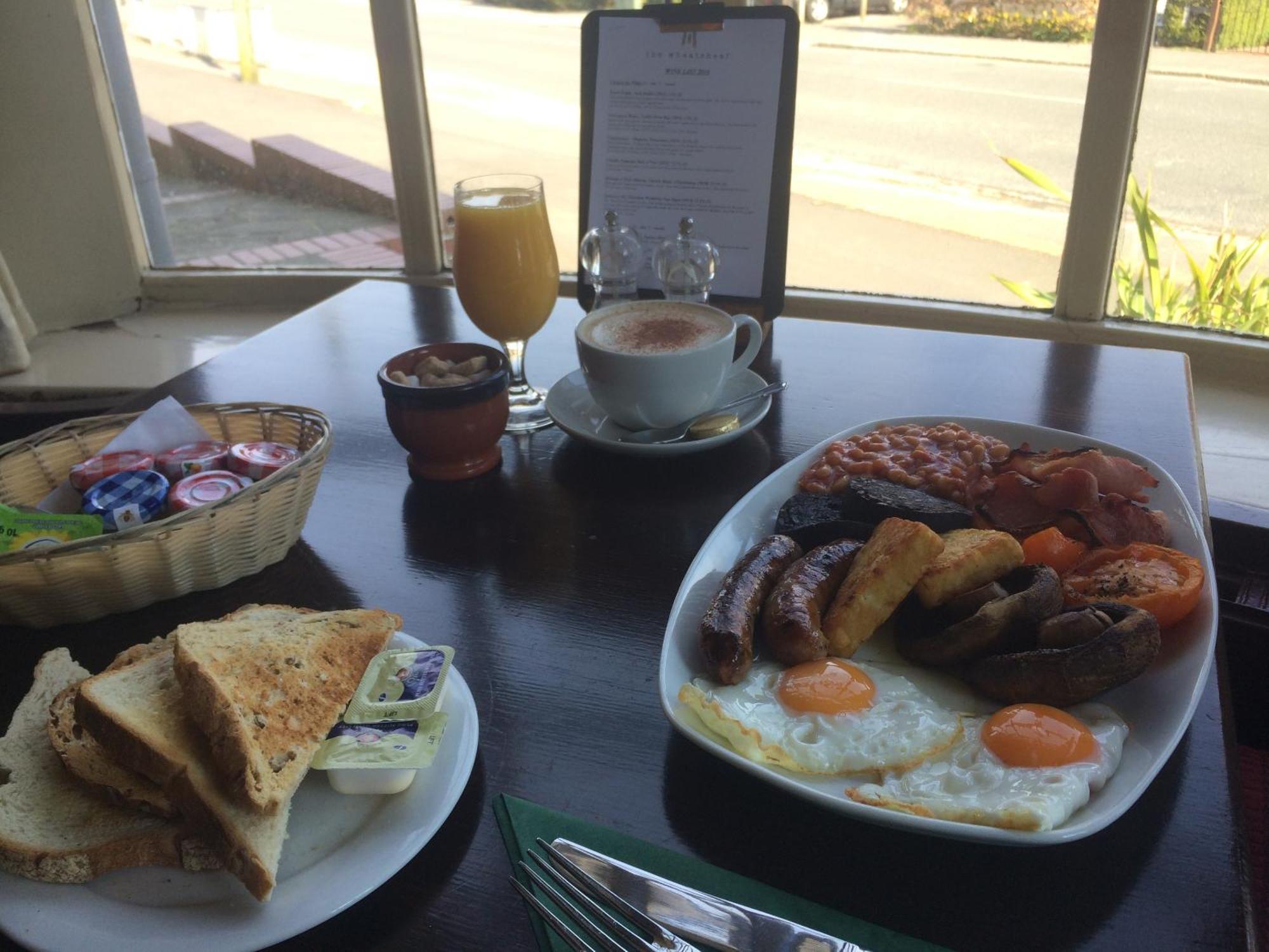 The Wheatsheaf Inn Cuckfield المظهر الخارجي الصورة